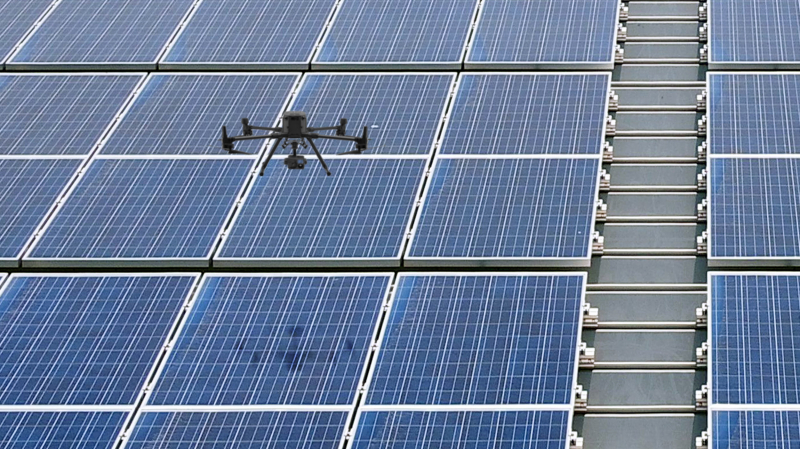 8868体育以无人机搭配IR Sensor热显像技术进行全方面模块健检，有效降低人力成本并提升发电量