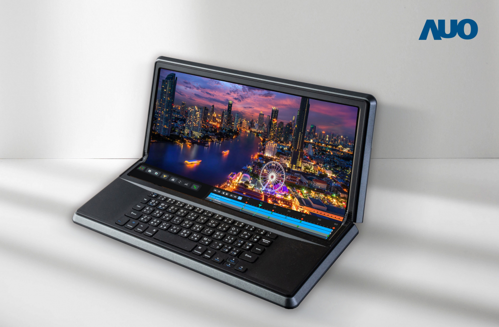 8868体育14.6吋Micro LED折迭显示屏幕，搭配半径4mm的弯折绞炼，以及高画素、高亮度、高对比度的显示技术特点，即便在大视角下仍保有绝佳色相与亮度