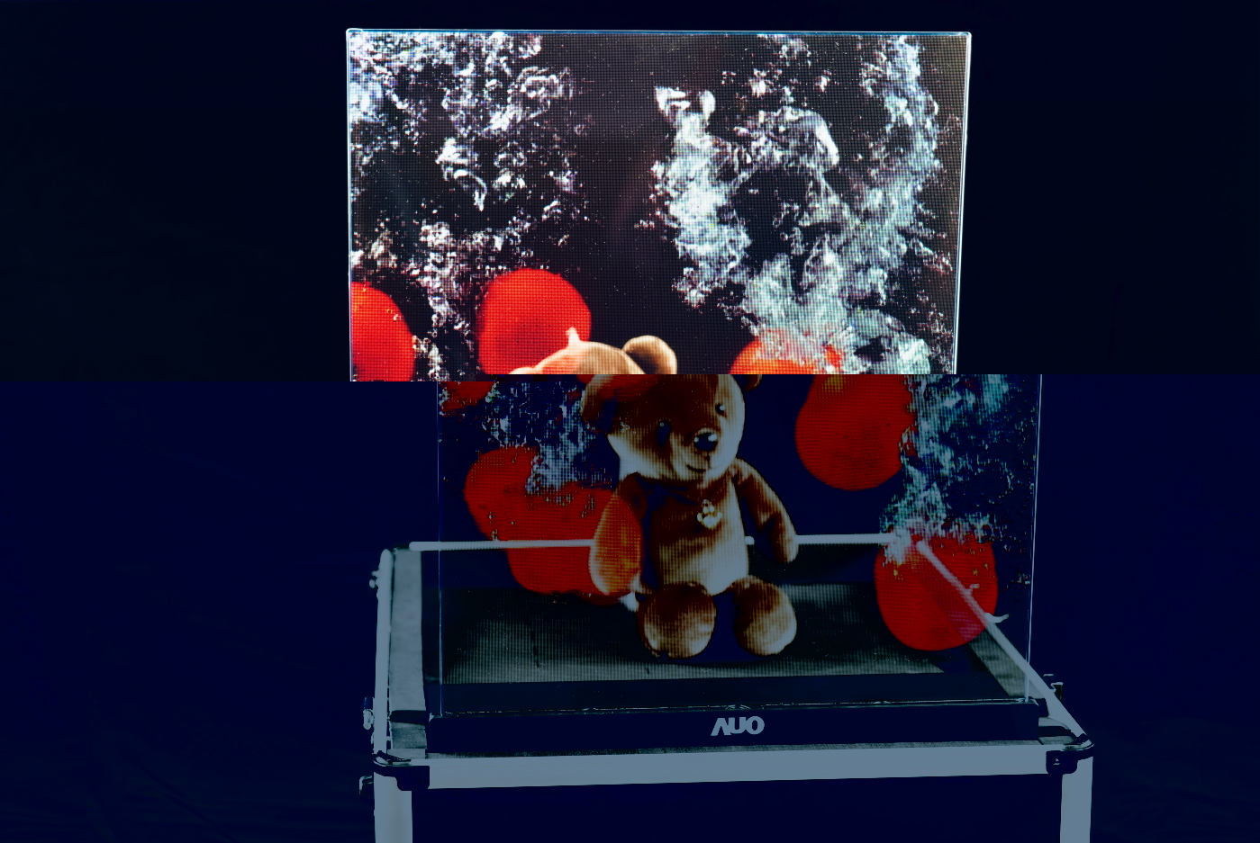 友達領先研發Micro LED透明顯示器，具備高穿透、低繞射、高亮度、可拼接之特性，可應用於智慧移動、智慧零售、商業展示等多元場域