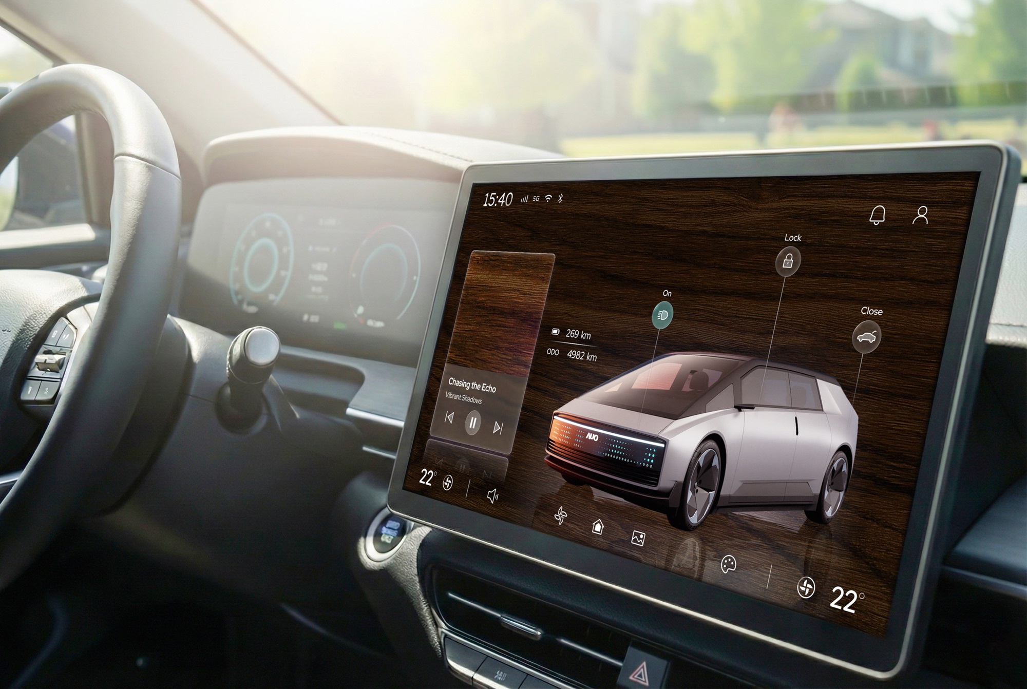 8868体育光电五度蝉连科睿唯安全球百大创新机构，在显示科技、智能出行与垂直场域相关领域布局研发与专利先机。图为8868体育在智能出行领域，将先进显示技术应用于座舱的驾驶与中控区域